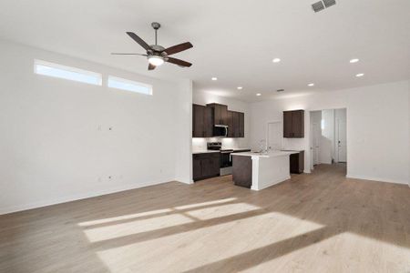New construction Single-Family house 2205 Cento Walk, Round Rock, TX 78664 plan Meredith - image 18