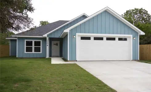 New construction Single-Family house 1409 E Fannin St, Luling, TX 78648 null- photo 0