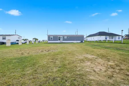 New construction Single-Family house 17111 Nueva Vida Ln, Atascosa, TX 78002 - image