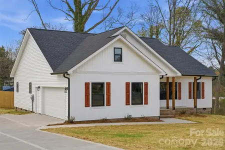 New construction Single-Family house 1949 Colonial Ln, Hickory, NC 28601 - image