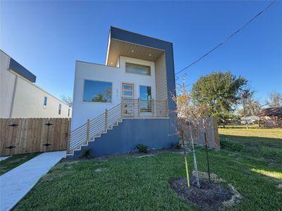 New construction Single-Family house 4819 Los Angeles St, Houston, TX 77026 - image