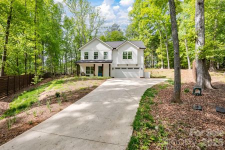 New construction Single-Family house 617 Teresa Cir, Waxhaw, NC 28173 - image