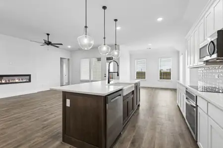 New construction Single-Family house 10453 Livestock Ave, Venus, TX 76084 plan Reunion - image 12
