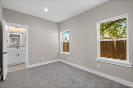 New construction Single-Family house 719 Thornton Rd, Unit E, Houston, TX 77018 - image 19