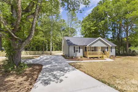 New construction Single-Family house 320 Sharon Rd, York, SC 29745 - image
