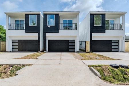 New construction Single-Family house 1911 Dewalt St, Houston, TX 77088 - image