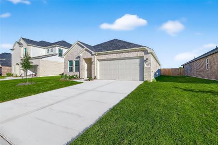 New construction Single-Family house 2115 Spring Hollow Dr, Baytown, TX 77521 - image