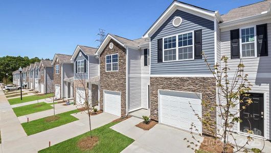 Clark Creek Landing Townhomes by D.R. Horton in Lincolnton - photo 0