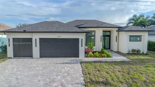 New construction Single-Family house 920 Se 5Th Ter, Cape Coral, FL 33990 - image