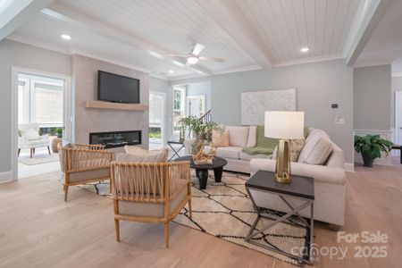 New construction Single-Family house 6910 Providence Ln W, Charlotte, NC 28226 - image 12