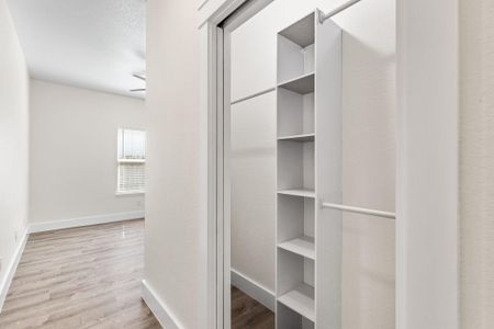 New construction Single-Family house 1012 Creswell Ln, Kerrville, TX 78028 - image 8