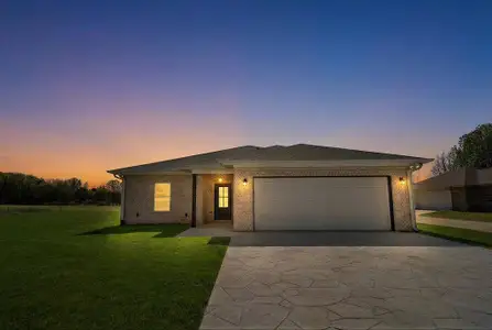 New construction Single-Family house 2408 Matthew Dr, Mount Pleasant, TX 75455 - image