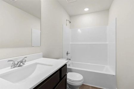 New construction Single-Family house 3021 Pampaneria Dr, Conroe, TX 77301 - image 3