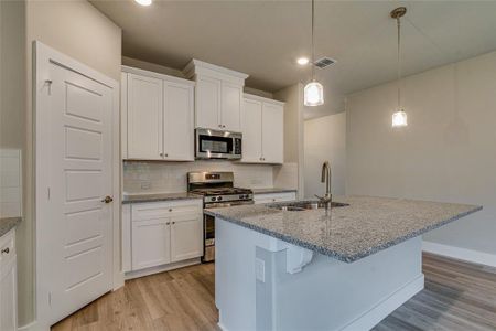 New construction Single-Family house 602 Kyle Dr, Tioga, TX 76271 plan The Oriole - image 10