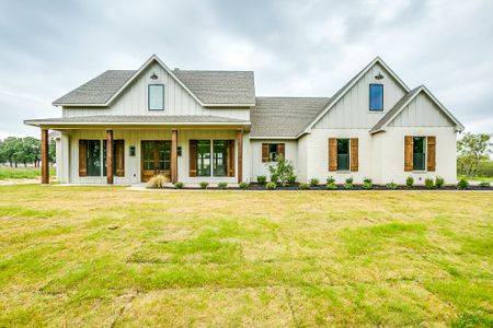 New construction Single-Family house 200 Sarra Ln, Poolville, TX 76487 plan Manor Farm House - image