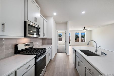 New construction Single-Family house 6006 Calgary Park, San Antonio, TX 78233 Oxford- photo 8 8