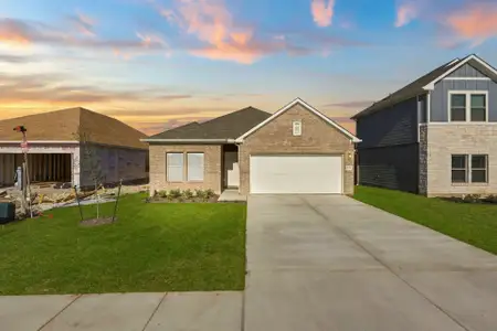 New construction Single-Family house 124 Wind Hl, Jarrell, TX 76537 plan Potter - image