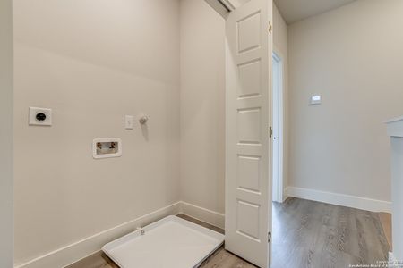 New construction Condo/Apt house 415 Ira Avenue, Unit 2101, San Antonio, TX 78209 - photo 13 13