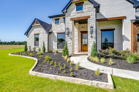 New construction Single-Family house 561 Royal Santana Run (Model Home), Weatherford, TX 76087 plan The Houston II - image 3