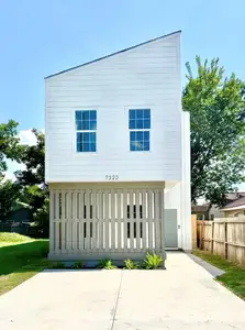 New construction Single-Family house 7322 Laredo St, Houston, TX 77020 - image