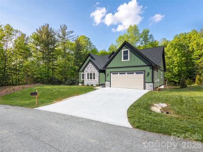 New construction Single-Family house 399 Crystal Heights Dr, Hendersonville, NC 28739 - image