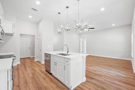 New construction Single-Family house 6116 Mildred'S Wy, Crestview, FL 32539 plan Sierra - image 9