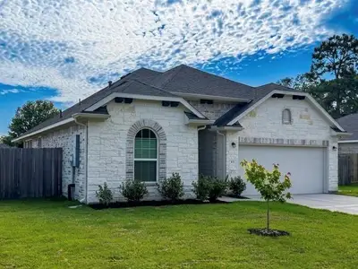 New construction Single-Family house 439 S Amherst Dr, West Columbia, TX 77486 plan Greeley - image
