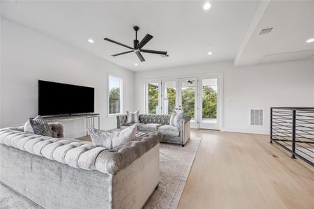 New construction Single-Family house 2205 North Blvd, Houston, TX 77098 - image 9