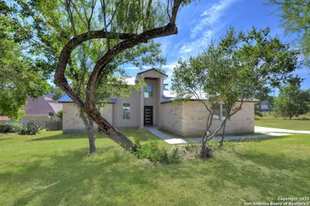 New construction Single-Family house 105 River Blf, Castroville, TX 78009 - image