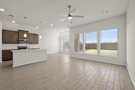 New construction Single-Family house 10328 Tapioca St, Fort Worth, TX 76036 Concept 1660- photo 11 11