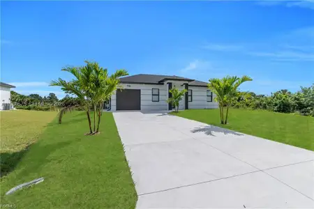 New construction Single-Family house 711 Roma Ave, Lehigh Acres, FL 33974 - image