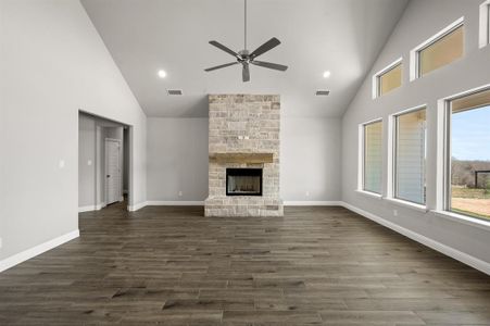 New construction Single-Family house 7016 Ranch View Pl, Springtown, TX 76082 plan The Carter - image 16