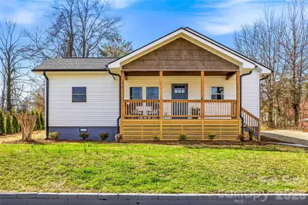 New construction Single-Family house 807 N Whitted St, Hendersonville, NC 28791 - image