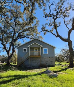 New construction Single-Family house 375 Horse Shoe Trl, Angleton, TX 77515 - image
