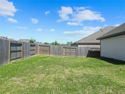 New construction Single-Family house 3021 Pampaneria Dr, Conroe, TX 77301 - image 12