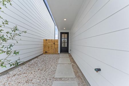 New construction Single-Family house 3107 Jensen Dr, Unit C, Houston, TX 77026 - image 15