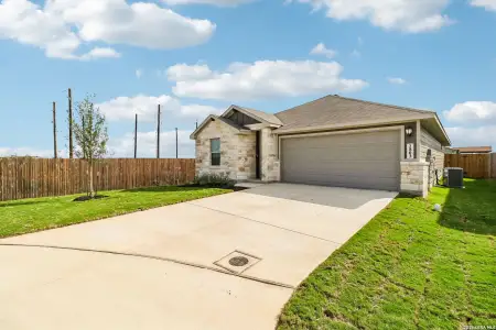 New construction Single-Family house 2803 Junction Bay, Converse, TX 78109 plan The Briscoe (820) - image