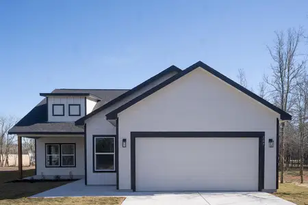 New construction Single-Family house 107 Keahi Ct, Bastrop, TX 78602 - image