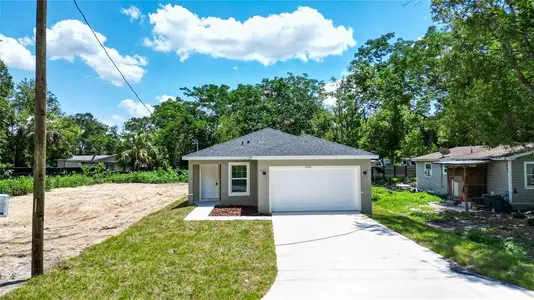 New construction Single-Family house 2260 Suanne Ave, Eustis, FL 32726 null- photo 0