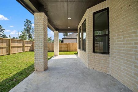 New construction Single-Family house 233 Trapper Creek Dr, Conroe, TX 77384 null- photo 32 32
