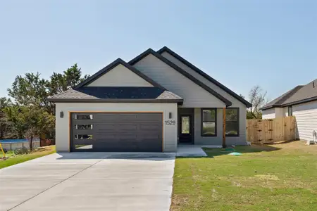 New construction Single-Family house 1529 Corona Dr, Granbury, TX 76048 - image