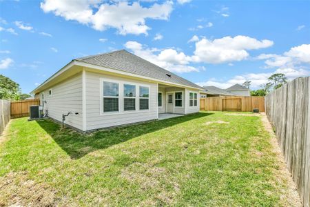 New construction Single-Family house 3019 King Oaks St, Baytown, TX 77251 - image 18