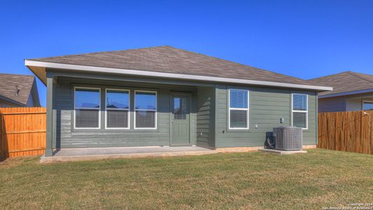 New construction Single-Family house 361 Trent Dr, New Braunfels, TX 78130 Easton - photo 24 24