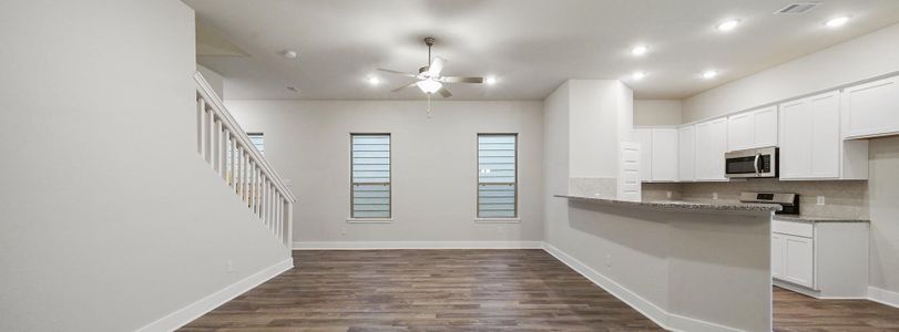 New construction Single-Family house 4024 Runaway Beach Ln, Houston, TX 77045 null- photo 8 8