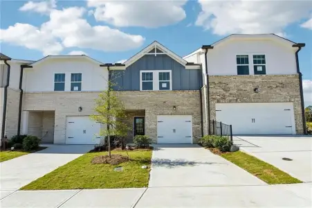 New construction Townhouse house 3350 Brooks Lake Dr, Loganville, GA 30052 - image
