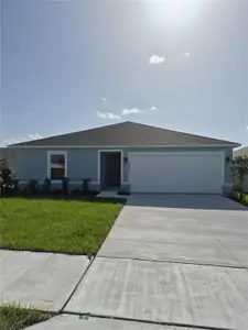 New construction Single-Family house 3016 Cascade Cir, Lake Wales, FL 33898 - image