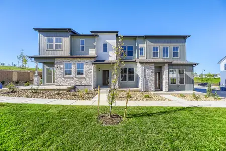 New construction Single-Family house 15526 Gilpin Ave, Parker, CO 80134 plan 305B - image