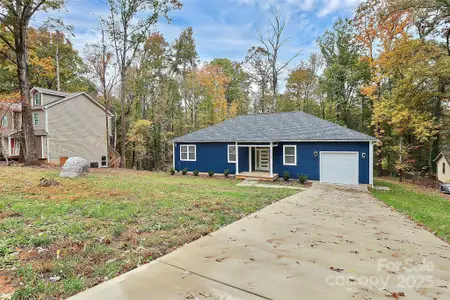 New construction Single-Family house 8714 Vagabond Rd, Charlotte, NC 28227 - image