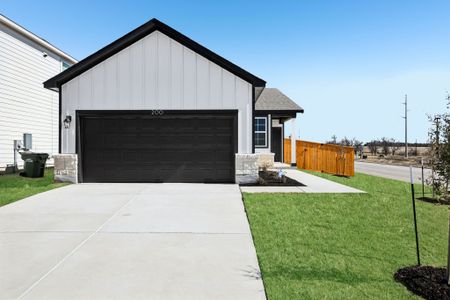 New construction Single-Family house 200 Escape Wy, Jarrell, TX 76537 plan Fresno - image
