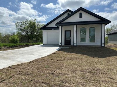 New construction Single-Family house 1011 S Preston St, Ennis, TX 75119 - image